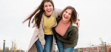 الصداقة الإنسانية الحقيقية تؤثر في الصحة النفسية بـ«قوة»