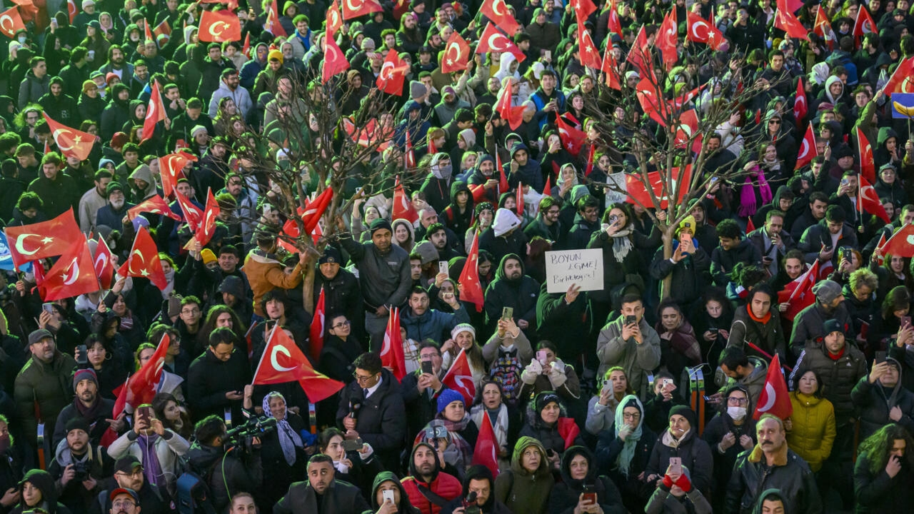 Aliyên Kurdistanî: Divê Kurd di aloziyên CHP û AK Partiyê de bêalî bin