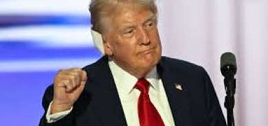 ترمب يهدد بقصف ايران