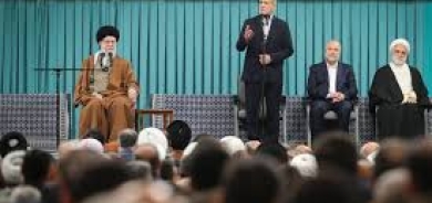 خامنئي يتوعد ترمب... ويخشى اضطرابات داخلية