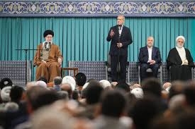 خامنئي يتوعد ترمب... ويخشى اضطرابات داخلية