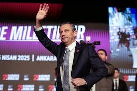 زعيم المعارضة التركية يتحدّى إردوغان بالدعوة لانتخابات مبكرة