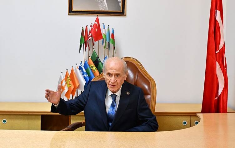 Devlet Bahçelî: Pêvajo berdewam e û divê her kes hay ji gotinên xwe hebe
