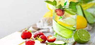 مشروبات تعزز ترطيب الجسم وصحته بخلاف الماء