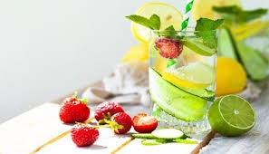 مشروبات تعزز ترطيب الجسم وصحته بخلاف الماء