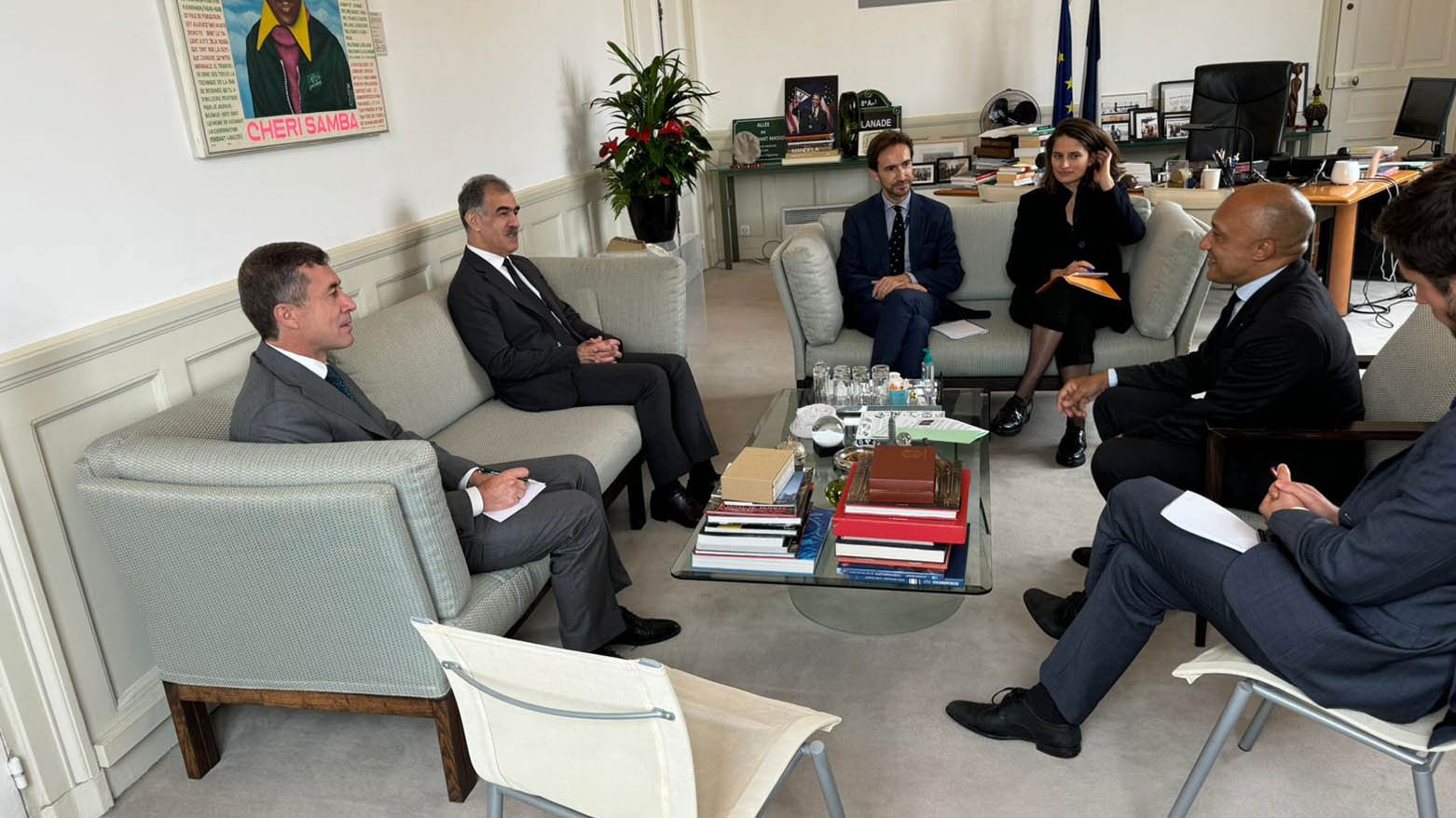 إقليم كوردستان يرحّب بقرار بلدية باريس تكريم تضحيات البيشمركة