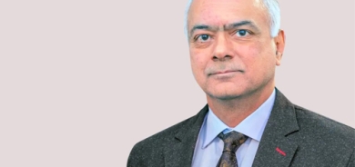 پڕۆفیسۆر ڕۆهینتۆن میدهۆرا  پسپۆڕ و تایبەتمەند لە پەرەپێدانی نێودەوڵەتی بۆ گوڵان:     سیستمی بانكیی ئەلیكترۆنی بڕبڕەی پشتی سیستمی دارایی و ئابووریی هاوچەرخە   