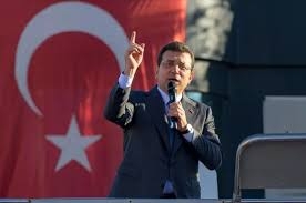 إمام أوغلو يمثُل أمام المحكمة في قضيتين تهدّدان بحظر نشاطه السياسي