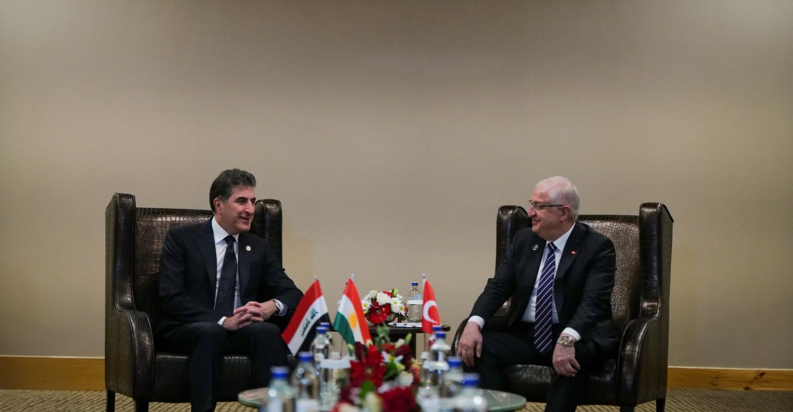 نيجيرفان بارزاني ووزير الدفاع التركي يبحثان حفظ الاستقرار والأمن في المنطقة