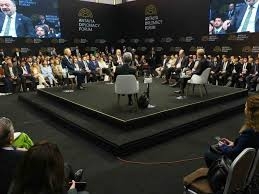 مطالبات دولية برفع العقوبات عن دمشق