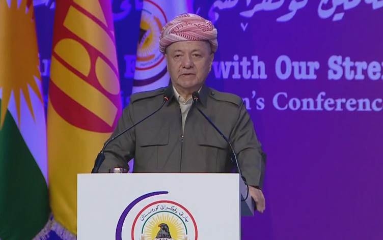 الرئيس بارزاني مؤكداً دعم نساء كوردستان: دوركن لم يكن أبداً أقل من دور الرجل