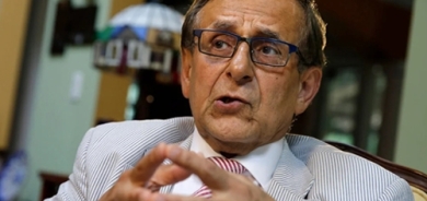 پڕۆفیسۆر هوشەنگ ئەمیرئەحمەدی بۆ گوڵان:     ئێران حاڵەتی نە شەڕ نە ئاشتیی دەوێت