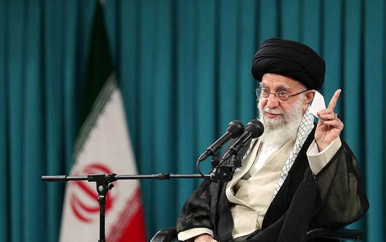 Elî Xamineyî li ser civîna Îran û Amerîkayê axivî