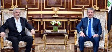 Mesrûr Barzanî pesna peykersazê navdar ê Kurd Şiwan Kemal dike