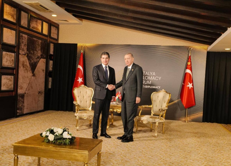 سیمای دەوڵەتمەداریی نێچیرڤان بارزانی لە كۆڕبەندی دیپلۆماتیی ئەنتاڵیادا . . .  هەرێمی كوردستان كاراكتەرێكی خێرە لە چارەسەركردنی كێشە هەرێمی و نێودەوڵەتییەكاندا