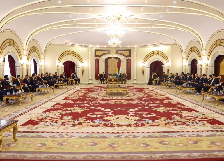 لە سەلاحەددین سەرۆك مەسعود بارزانی پێشوازی لە بەڕێوەبەر و یاریزانان و ستافی یانەی وەرزشیی دهۆك كرد.