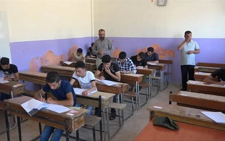 Wezareta Perwerdeyê ya Sûriyeyê bangî xwendekarên Rojavayê Kurdistanê dike