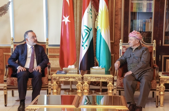 الرئيس بارزاني ونائب وزير الخارجية التركي يبحثان عملية السلام والمصالحة في تركيا وأوضاع المنطقة