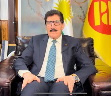 مملكة و اربع جمهوريات