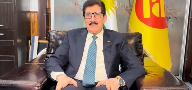 مملكة و اربع جمهوريات