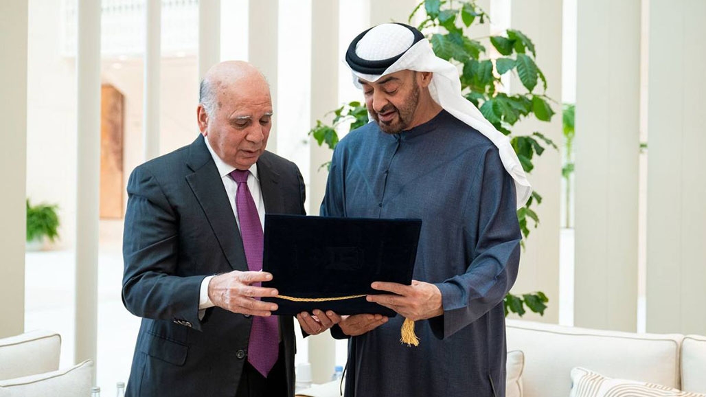 فؤاد حسين يُسلِّم رئيس دولة الإمارات دعوةً رسمية لحضور قمة بغداد