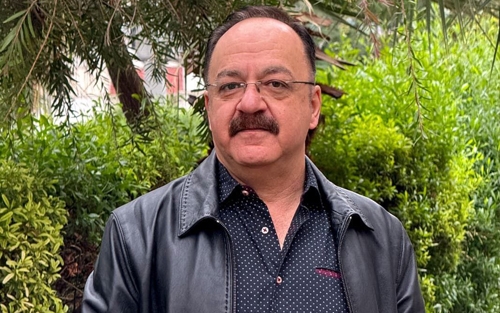 غیاسەدین نەقشبەندی   توێژەر و چاودێری سیاسی بۆ گوڵان:     لە عێراق بەبێ سەنگی كورد و مەرجەعە سیاسییەكەی هیچ سەرۆك وەزیرانێك ناتوانێت حكومەت پێك بهێنێت