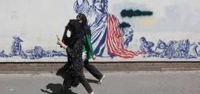 طهران تتوخى الحذر... وتأمل في مبادرات دبلوماسية