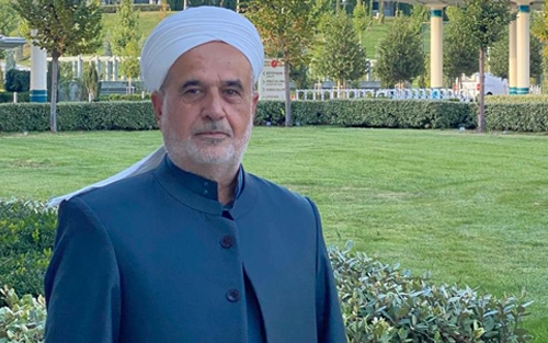 مامۆستا مەلا تاهیر محەمەد مەحموود  وتارخوێن و پێشنوێژ لە مزگەوتی مرێڤا لە شارۆچكەی قەسرۆك     ئەوانەی دەیانەوێت مێژووی كوردی موسڵمان بسڕنەوە، كەسانێكن لە میللەتی كوردی موسڵمان تێنەگەیشتوون و ناهەقی دەكەن