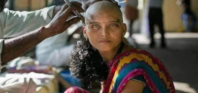 دیمەنە سەیرەكان، قژی دەستكردی سرووشتی