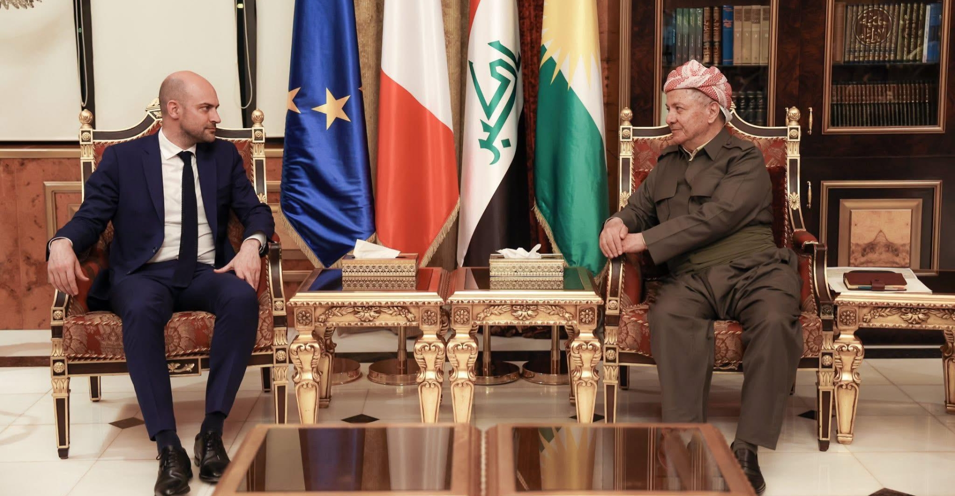 باريس تشيد بجهود الزعيم بارزاني في توحيد الجهود الكوردية بالمنطقة