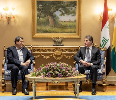 نێچيرڤان بارزانى، سه‌رۆكى هه‌رێمى كوردستان، پێشوازيى له‌ به‌ڕێز جه‌نه‌راڵ مه‌زلووم عه‌بدى، فه‌رمانده‌ى هێزه‌كانى سوورياى ديموكرات كرد.