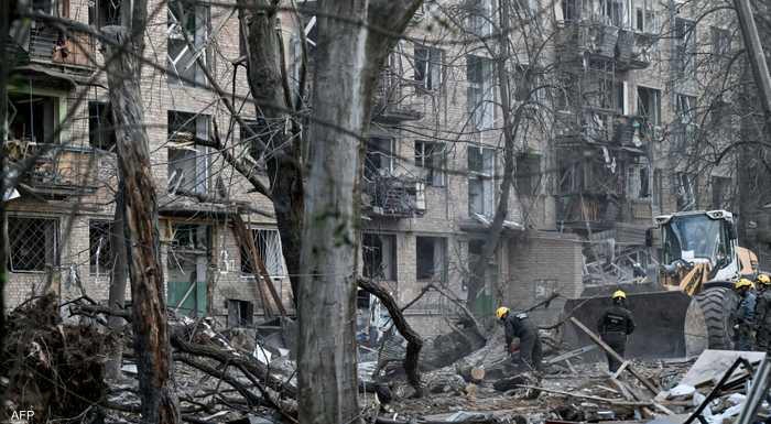 زيلينسكي يتهم روسيا باستخدام صاروخ 