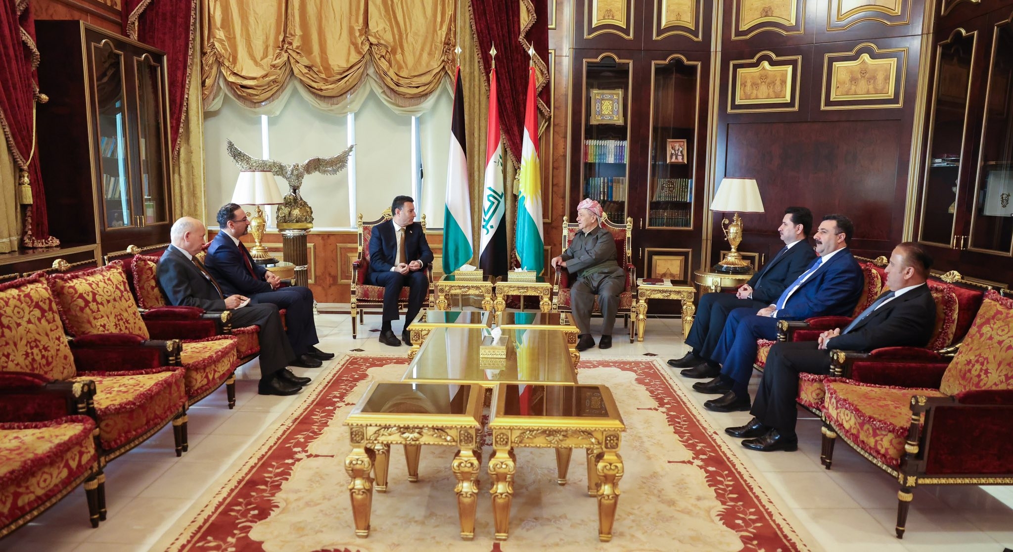 لە سەلاحەددین سەرۆک مەسعود بارزانی پيشوازی لە بەڕێز (احمد الصفدي) سەرۆکی ئەنجوومەنی نوێنەرانی ئەردەن و شاندی یاوەری کرد.