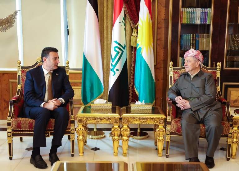 لە سەلاحەددین سەرۆک مەسعود بارزانی پيشوازی لە بەڕێز (احمد الصفدي) سەرۆکی ئەنجوومەنی نوێنەرانی ئەردەن و شاندی یاوەری کرد.