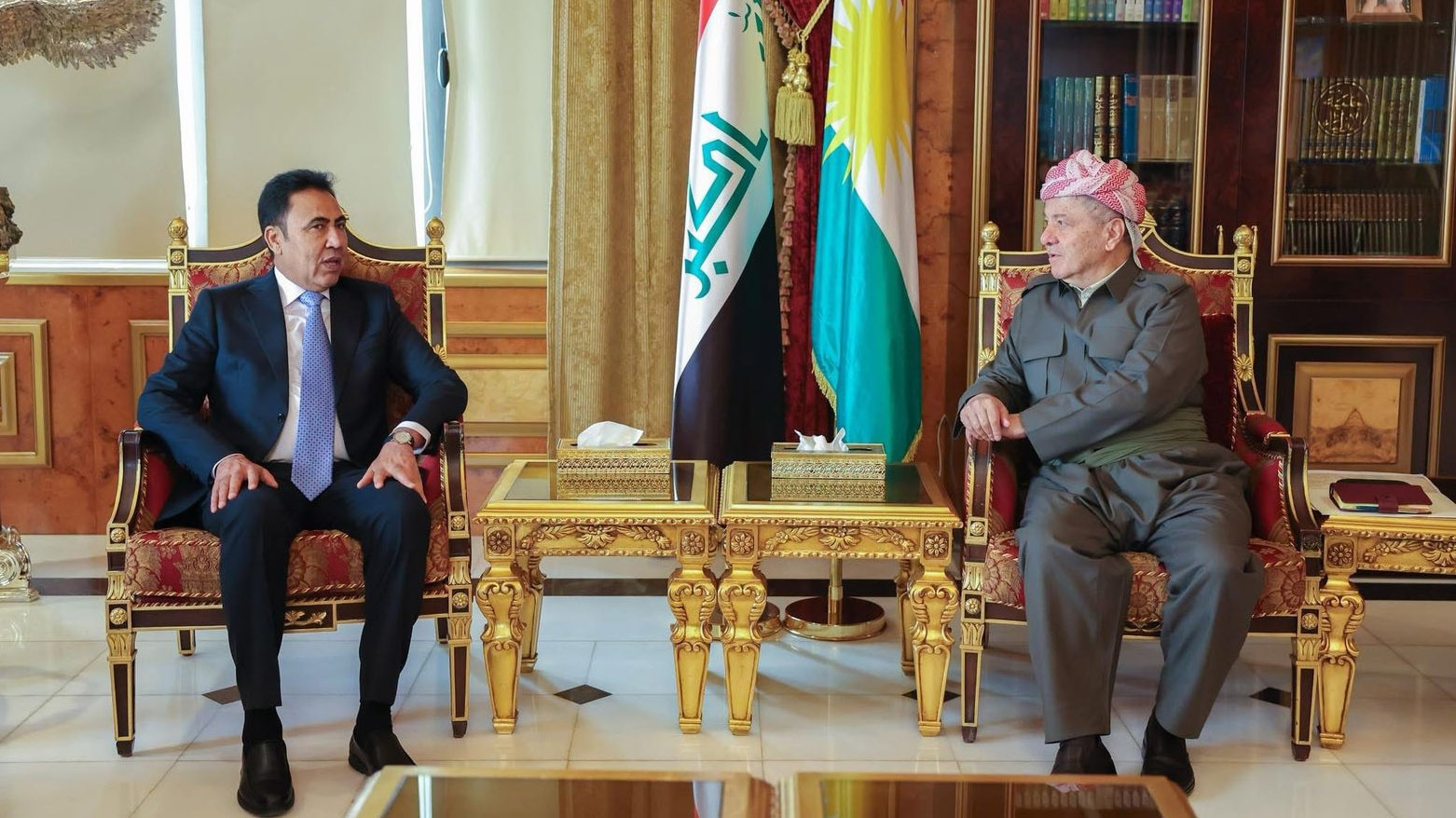 Serok Barzanî piştgiriya xwe ji bo parêzgeha Neynewayê tekez kir