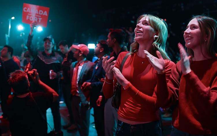 Hilbijartinên Kanadayê - Li gorî encamên nefermî Partiya Lîberal li pêş e