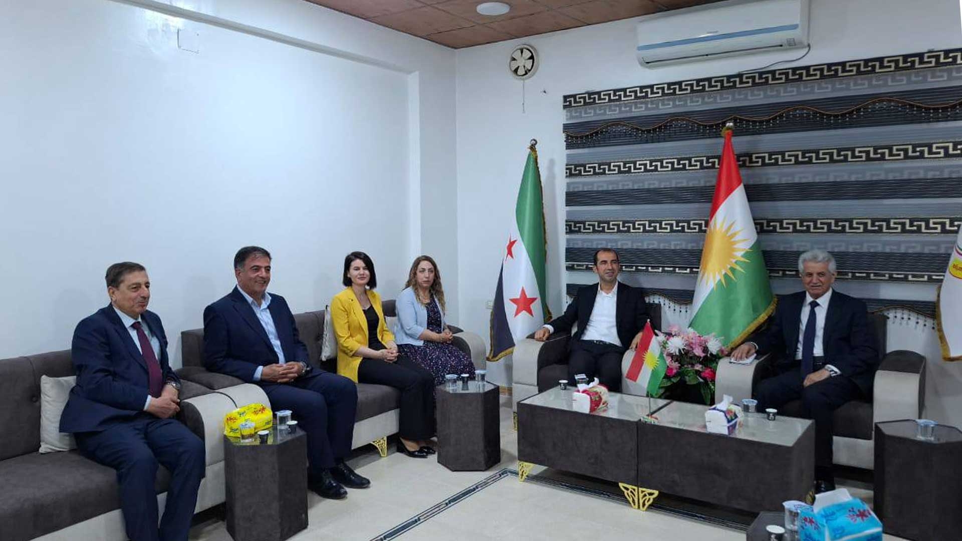 Şanda DEM Partî û DBPê serdana Serokatiya ENKSê li Qamişlo kir