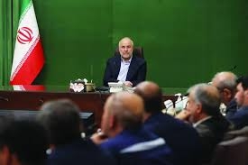 إيران تحذّر من «اشتعال» المنطقة في حال استهدافها