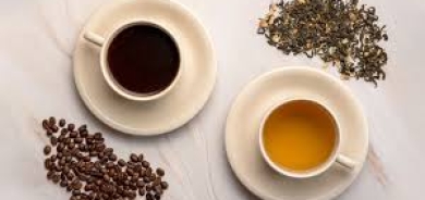 الشاي أم القهوة... أيهما المشروب الأفضل لتعزيز طاقتك الصباحية؟