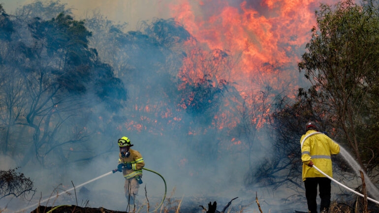ئاگرێکی بەرفراوان لە شاخەکانی قودس کەوتەوە