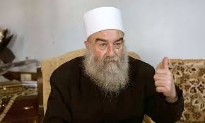 أبرز القادة الدروز في سوريا يطالب بتدخل «قوات دولية لحفظ السلم»