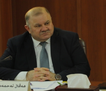 هەڤاڵ ئەحمەد  بەڕێوەبەری فەرمانگەی گۆڕانی كەشوهەوا لە دەستەی پاراستن و چاككردنی ژینگە:     وەزارەتی ژینگەی حكومەتی عێراق بوودجەیان لەبەردەستە و بۆ پارێزگاكانی دیكەی عێراقی دەنێرن، بەڵام بۆ هەرێمی كوردستانی نانێرن