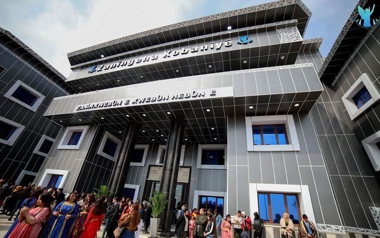 Li Zanîngeha Kobaniyê beşên bijîşkî û masterê tên vekirin