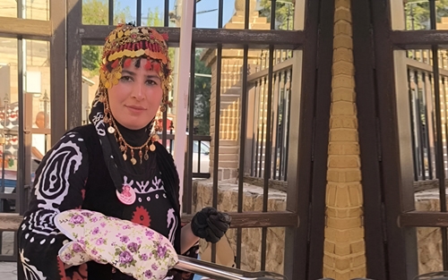 سازگار حەمەساڵح شارباژێڕی:  سوپاسی هاوسەرە بەڕێزەكەم دەكەم كە هەمیشە وەك چیایەك لە پشتم بووە