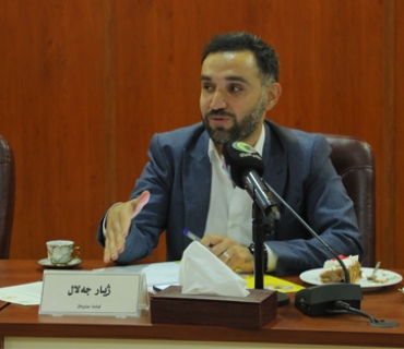 ژیار جەلال  بەڕێوەبەری فەرمانگەی ژینگە پارێزی سەرۆكایەتیی شارەوانیی هەولێر:        لە شاری هەولێر  ڕۆژانە 2000 تەن خۆڵ و خاشاكمان هەیە