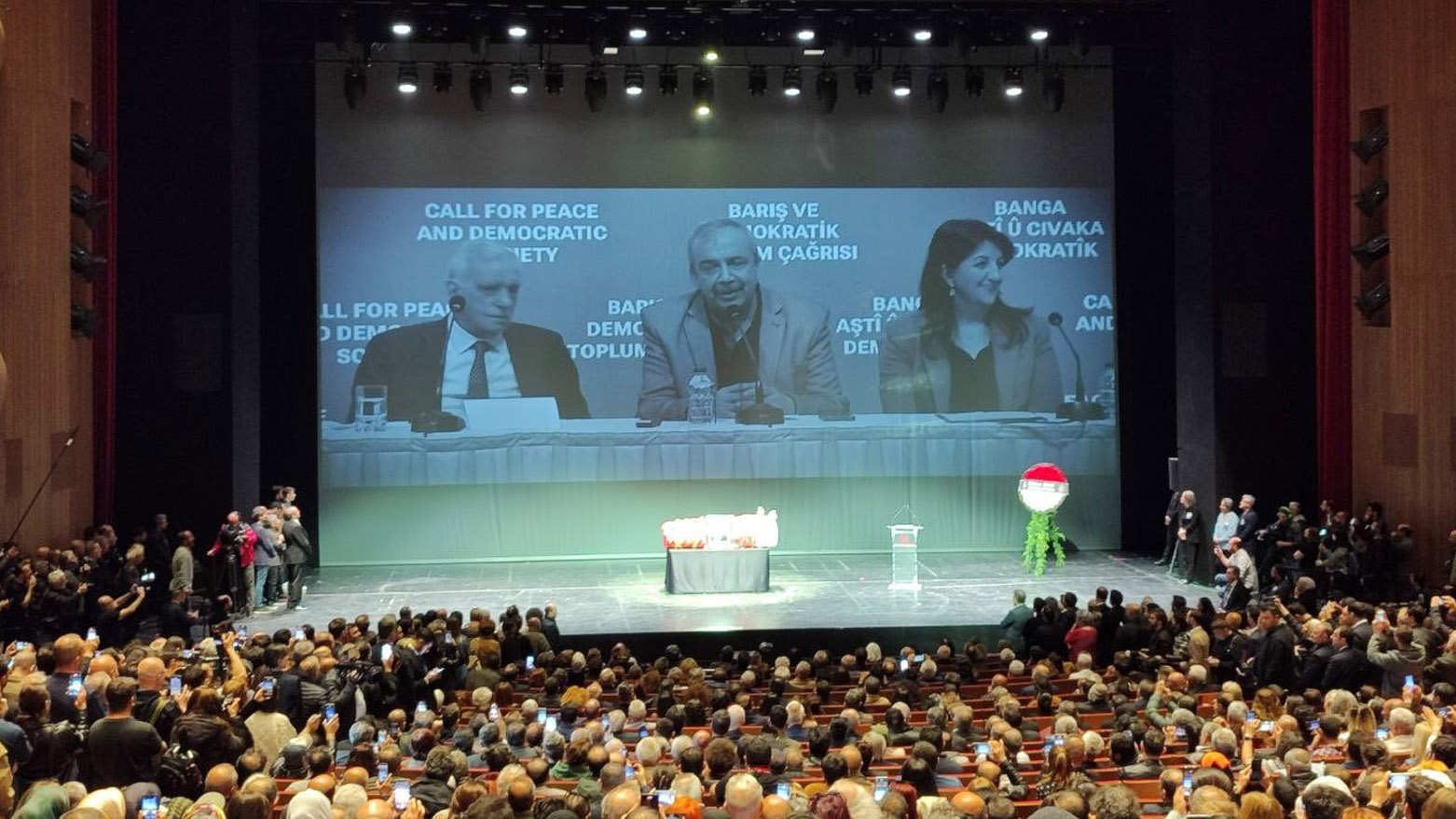 Peyama Serok Barzanî di merasîma oxirkirina Sirri Sureyya Onder de hate xwendin