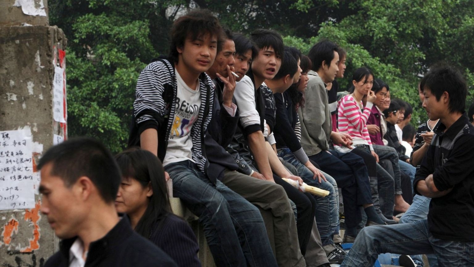 کرێکاران لە چین ناڕەزایەتیان بەرامبەر بێکاری دەربڕی