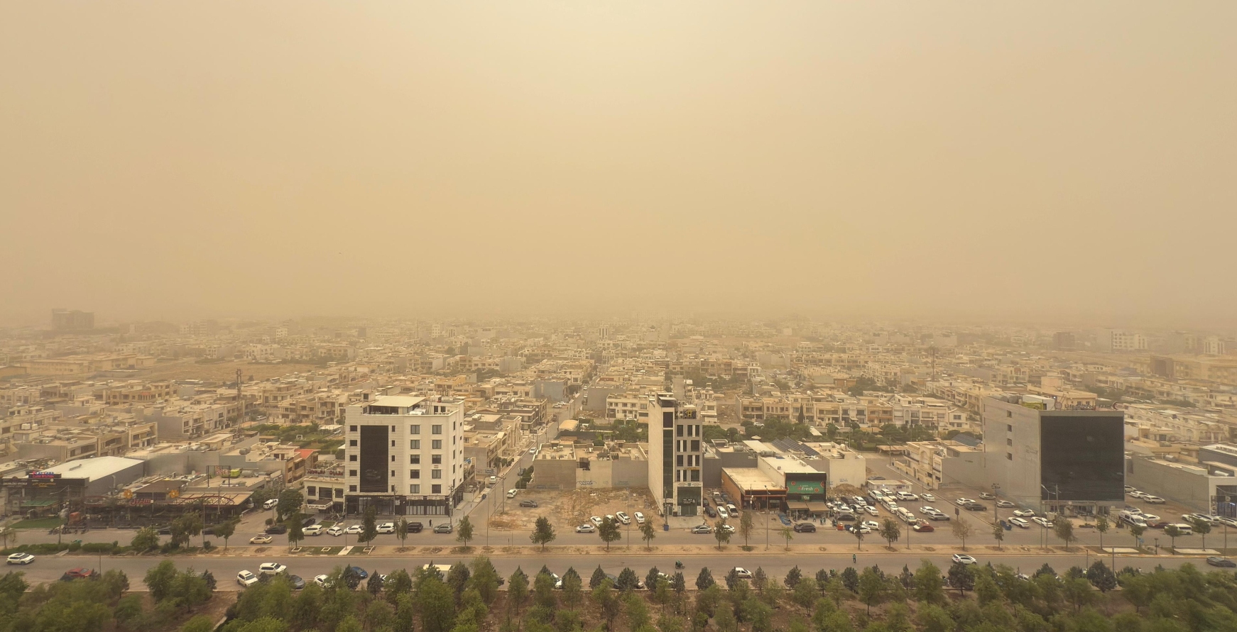 نحو 100 حالة اختناق.. العاصفة الترابية تصل إقليم كوردستان