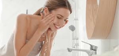 ماذا يحدث للبشرة عند تجاهل غسل الوجه؟