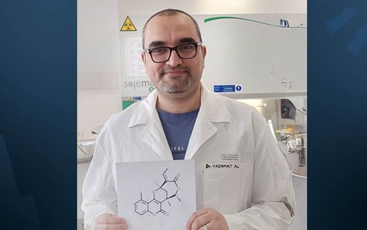 Bijîşkekî Kurd ji bo penceşêra malzarokê dermanek dît